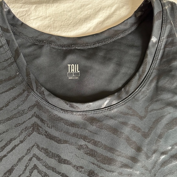 Tail Tennis Shirt Fun Metallic Animal Print Tone on Tone Black Light New - Picture 6 of 7